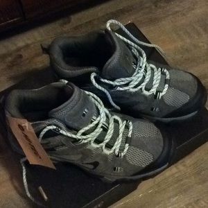 HI-TEC Hiking Boots Size 9 $♥️Pre-SummerSale♥️$